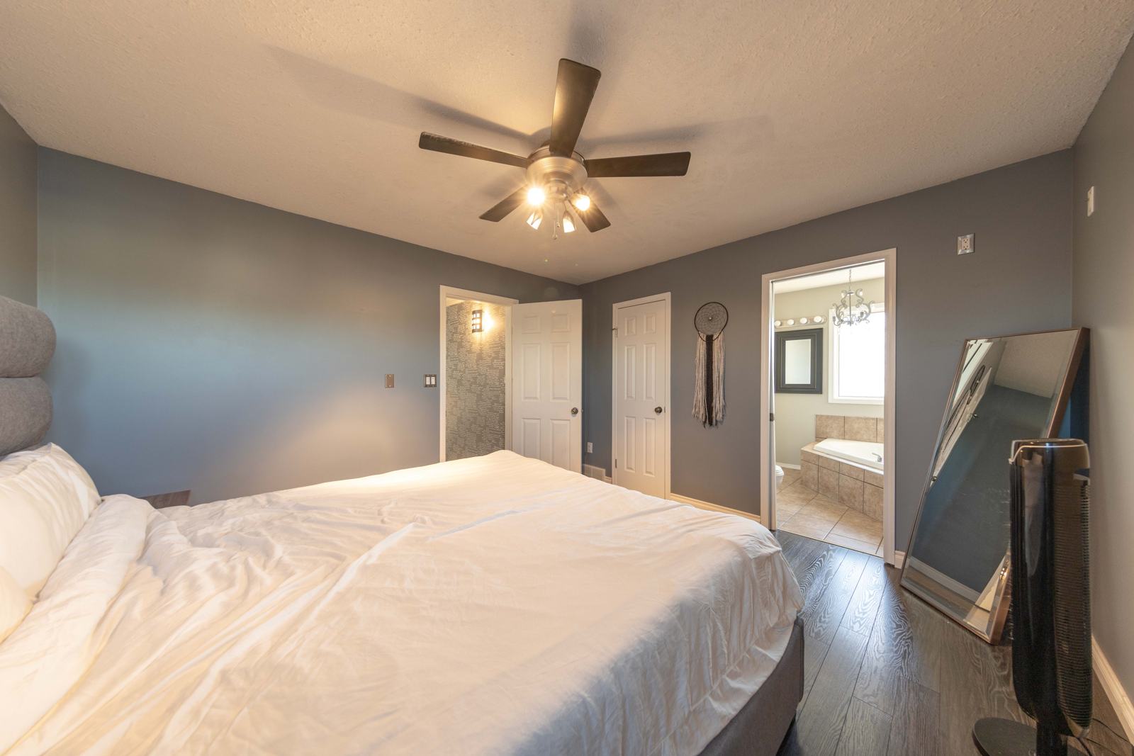 Primary bedroom & ensuite